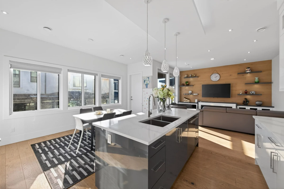 Dining Area Photo of 16764 18a Avenue, Surrey, BC