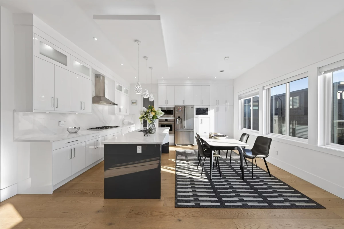 Kitchen Island Photo of 16764 18a Avenue, Surrey, BC