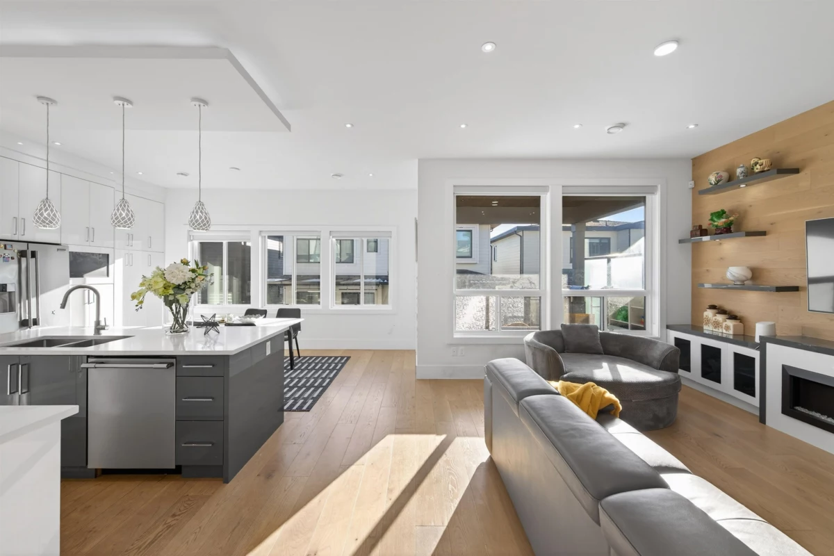 Kitchen Photo of 16764 18a Avenue, Surrey, BC