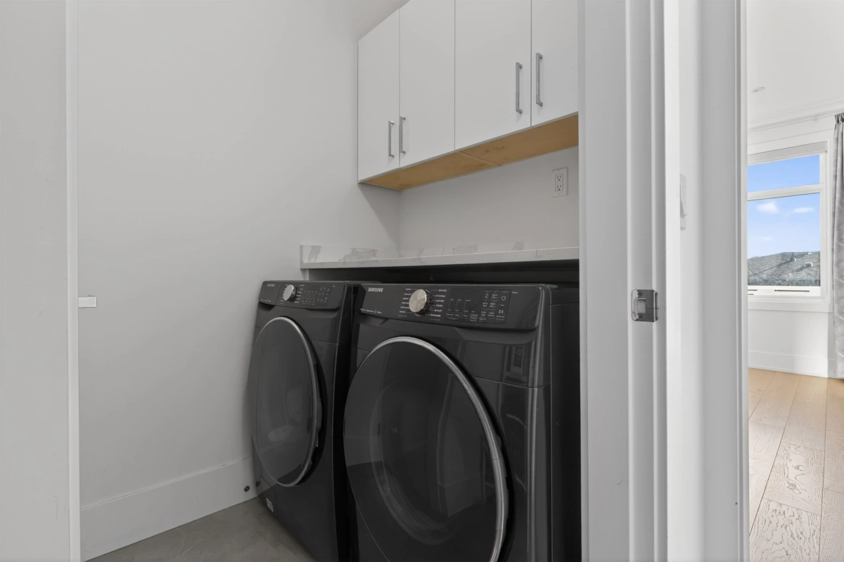 Laundry Room Photo of 16764 18a Avenue, Surrey, BC