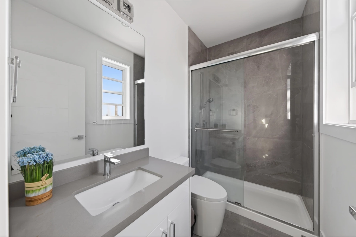 Loft / Bonus Room Photo of 16764 18a Avenue, Surrey, BC