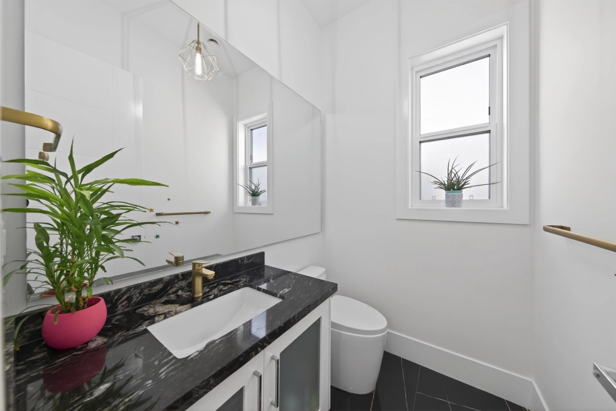 Mudroom Photo of 16764 18a Avenue, Surrey, BC
