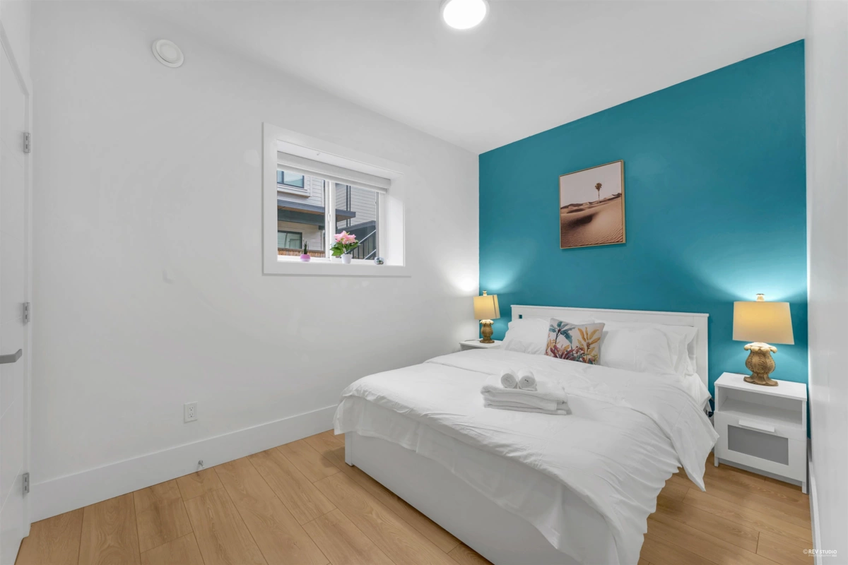 Swimming Pool Photo of 16764 18a Avenue, Surrey, BC