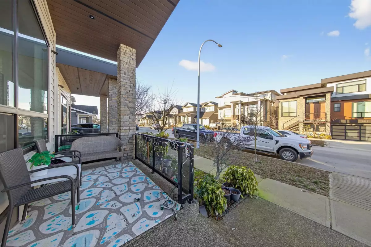 Walk-In Closet Photo of 16764 18a Avenue, Surrey, BC
