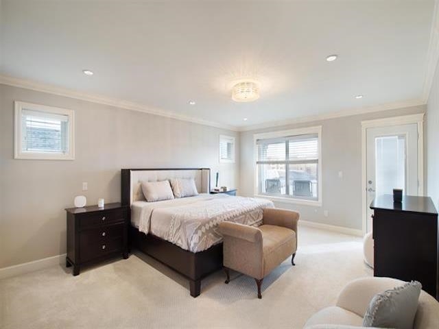 Guest Bathroom Photo of 17433 1 Avenue, Surrey, BC