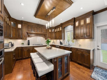 Primary Bathroom Photo of 17433 1 Avenue, Surrey, BC