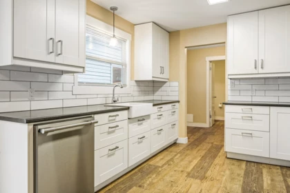 Guest Bathroom Photo of 45135 Deans Avenue, Chilliwack, BC