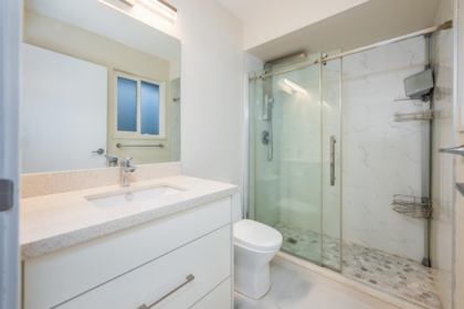 Entry Foyer Photo of 15759 101 Avenue, Surrey, BC