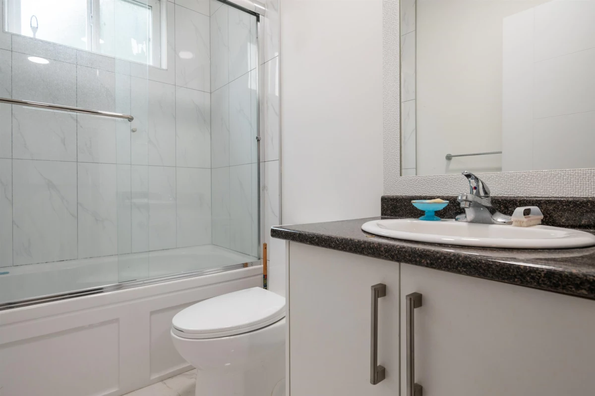 Backyard Photo of 2 21088 Lakeview Crescent, Hope, BC