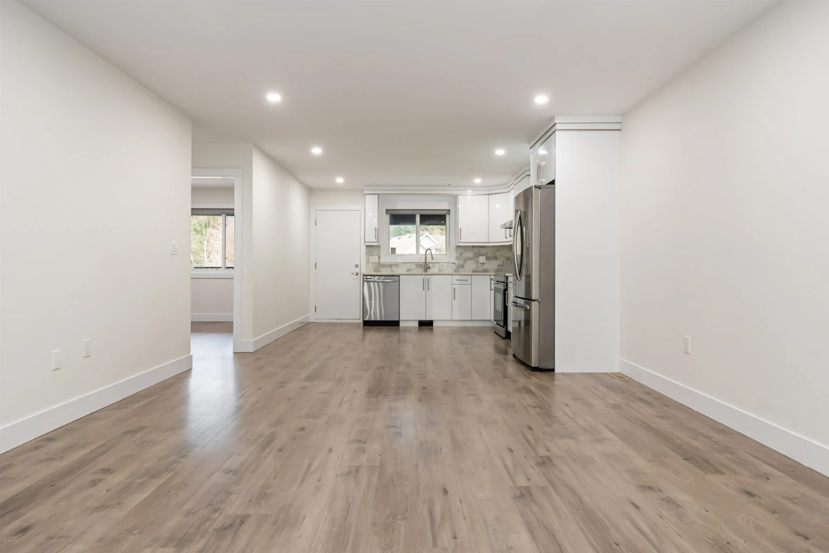 Breakfast Nook Photo of 2 21088 Lakeview Crescent, Hope, BC