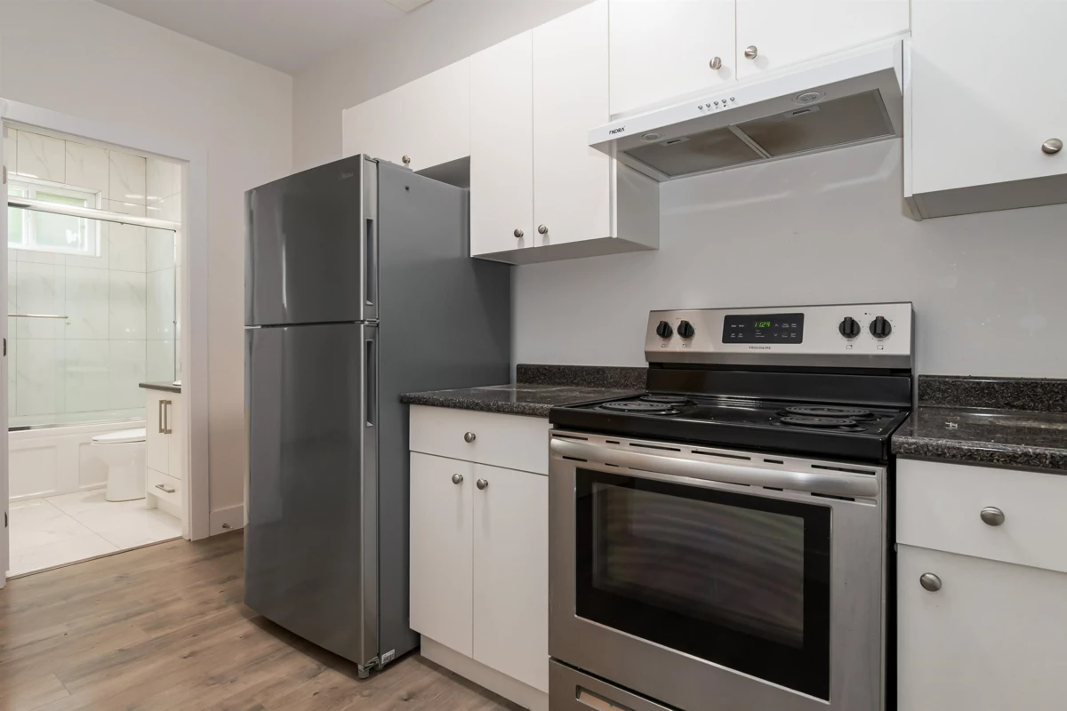 Garage Interior Photo of 2 21088 Lakeview Crescent, Hope, BC
