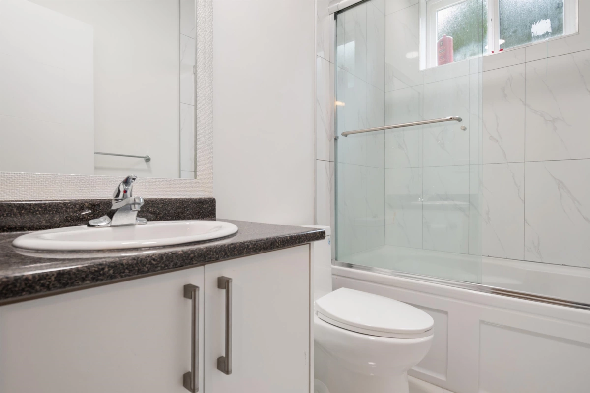 Hot Tub / Spa Photo of 2 21088 Lakeview Crescent, Hope, BC