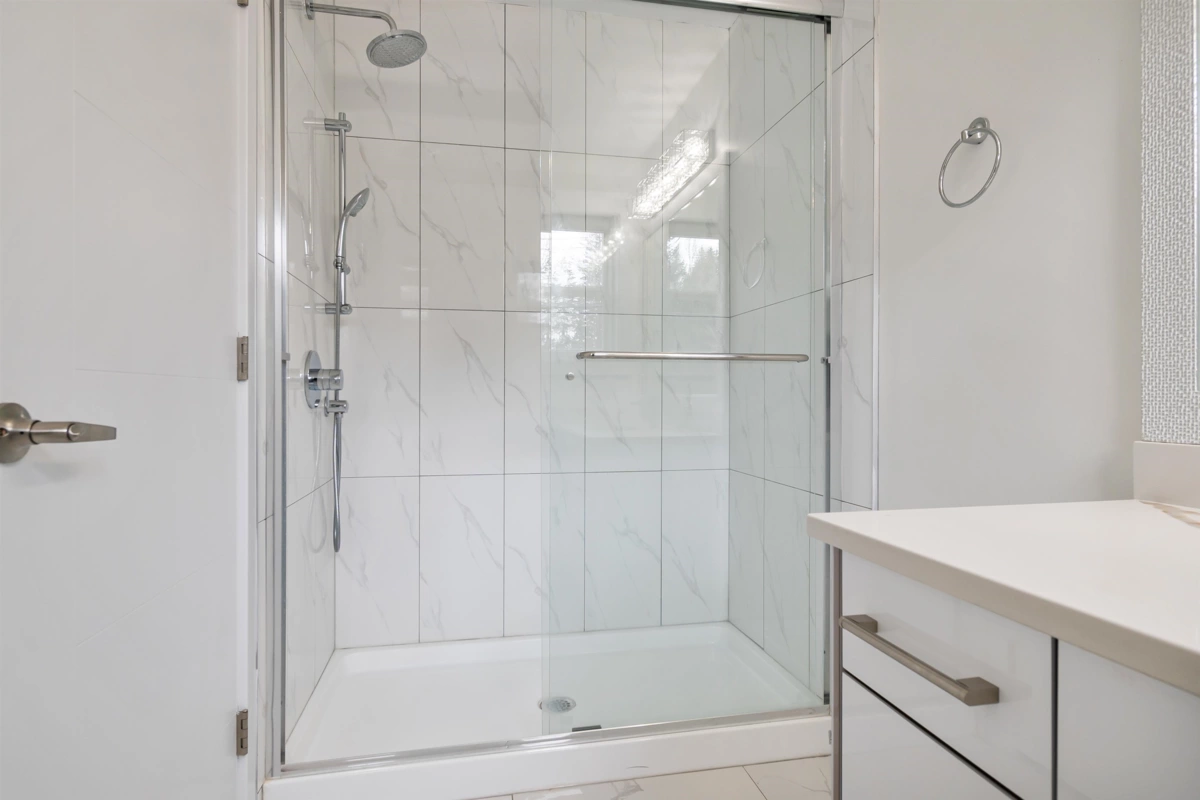 Kitchen Photo of 2 21088 Lakeview Crescent, Hope, BC