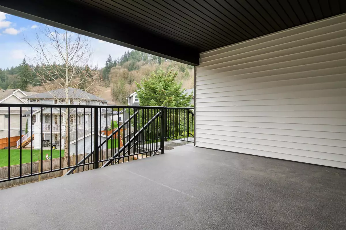 Laundry Room Photo of 2 21088 Lakeview Crescent, Hope, BC