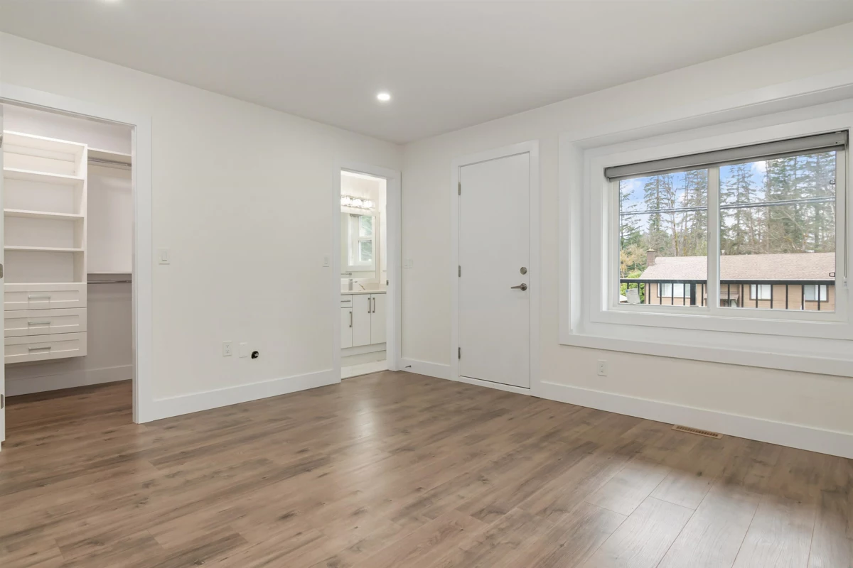 Living Room Photo of 2 21088 Lakeview Crescent, Hope, BC