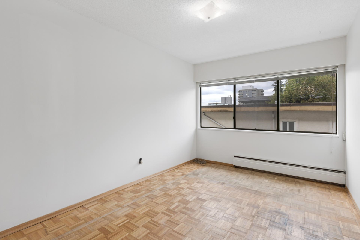 Bedroom 2 Photo of 211 155 E 5th Street, North Vancouver, BC