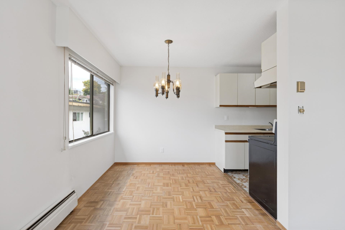 Kitchen Photo of 211 155 E 5th Street, North Vancouver, BC