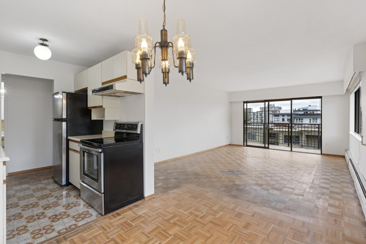 Mudroom Photo of 211 155 E 5th Street, North Vancouver, BC