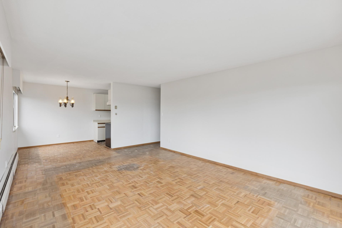 Office / Den Photo of 211 155 E 5th Street, North Vancouver, BC