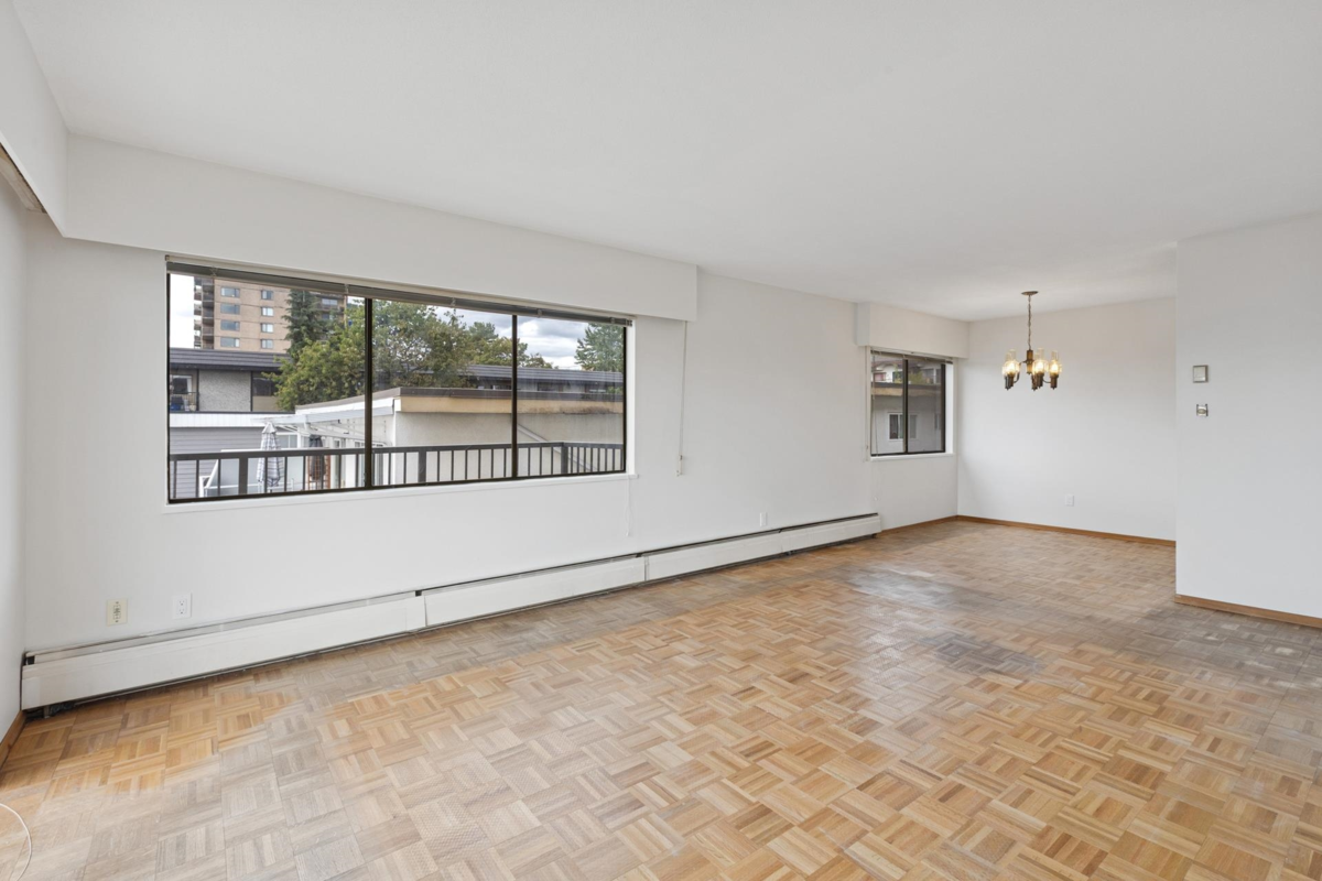 Powder Room Photo of 211 155 E 5th Street, North Vancouver, BC