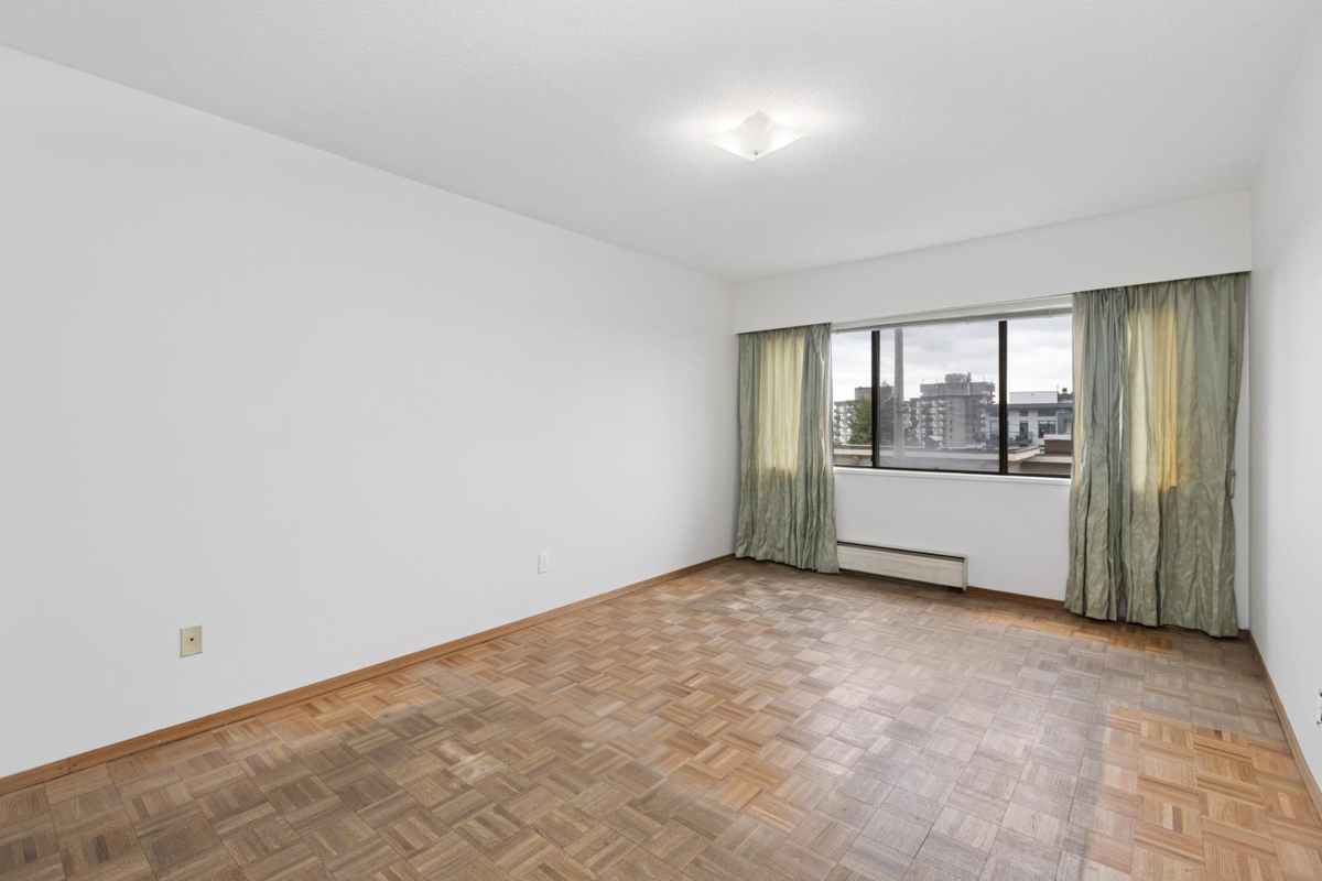 Primary Bedroom Photo of 211 155 E 5th Street, North Vancouver, BC