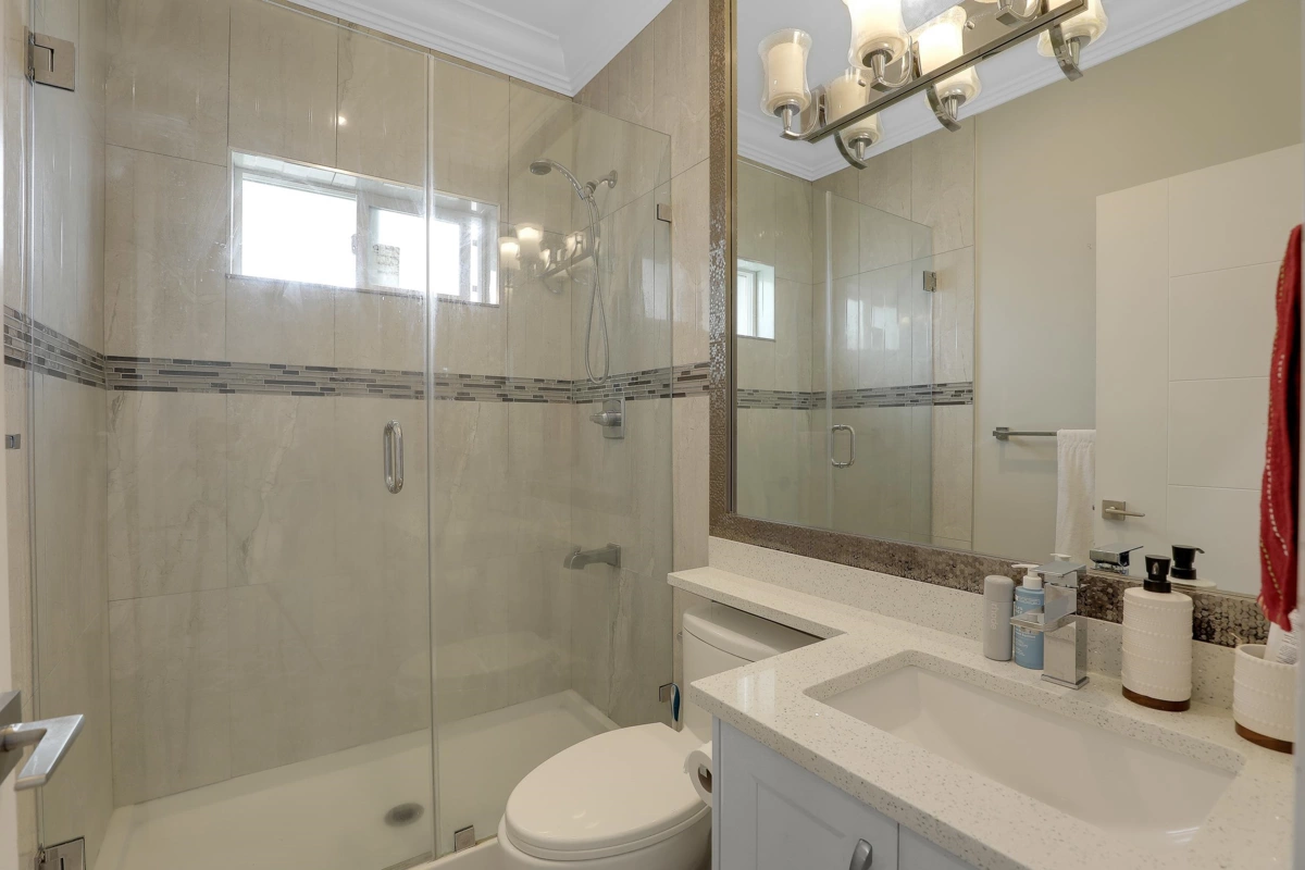 Hallway Photo of 5438 188 Street, Surrey, BC