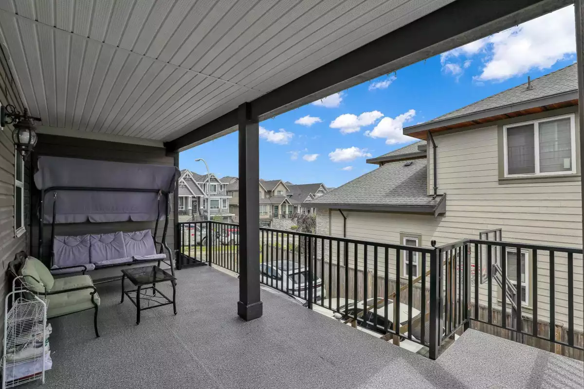 Laundry Room Photo of 5438 188 Street, Surrey, BC