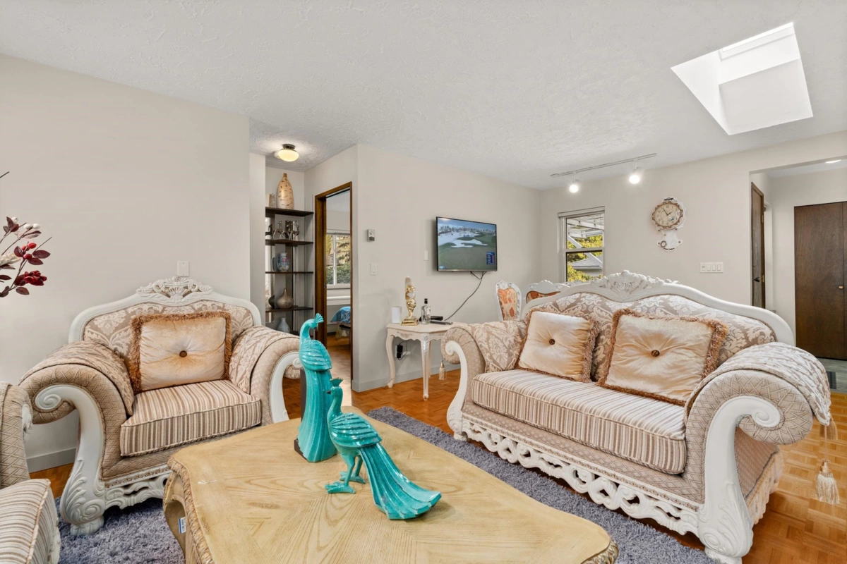 Breakfast Nook Photo of 4651 W 16th Avenue, Vancouver, BC