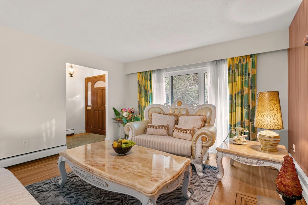 Family Room Photo of 4651 W 16th Avenue, Vancouver, BC