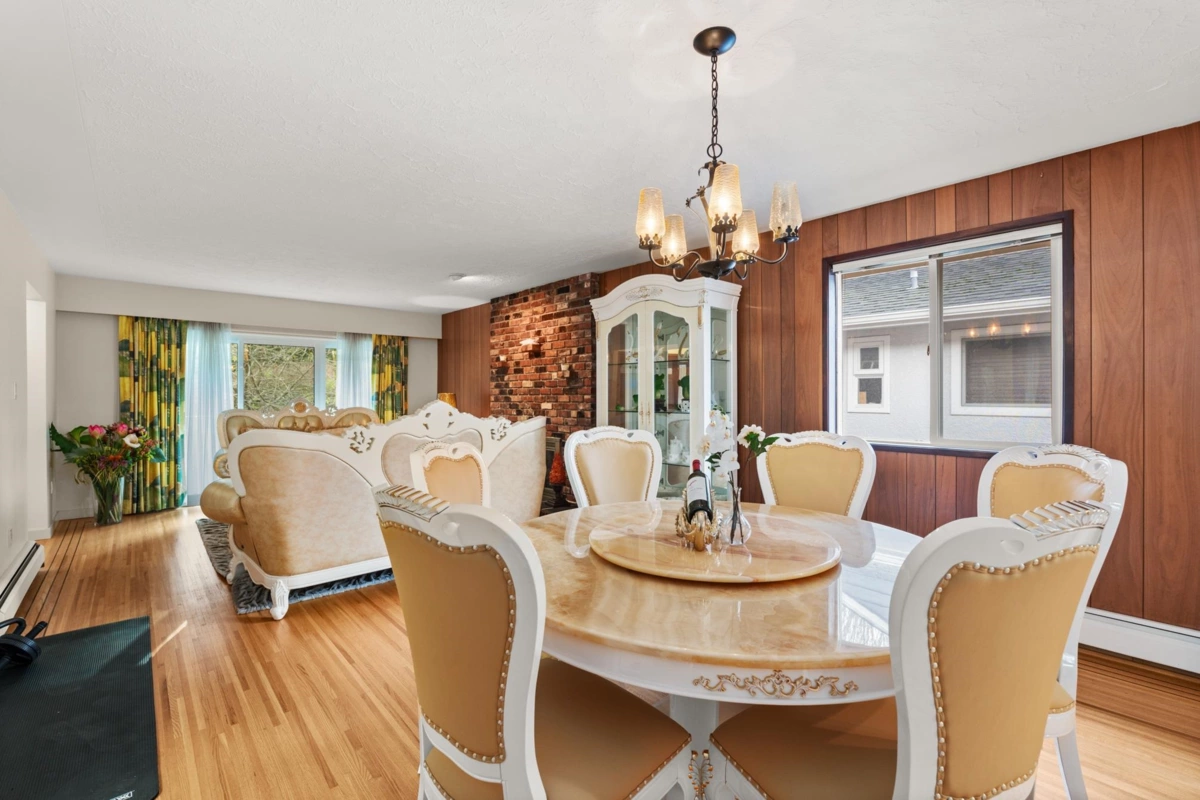 Kitchen Photo of 4651 W 16th Avenue, Vancouver, BC