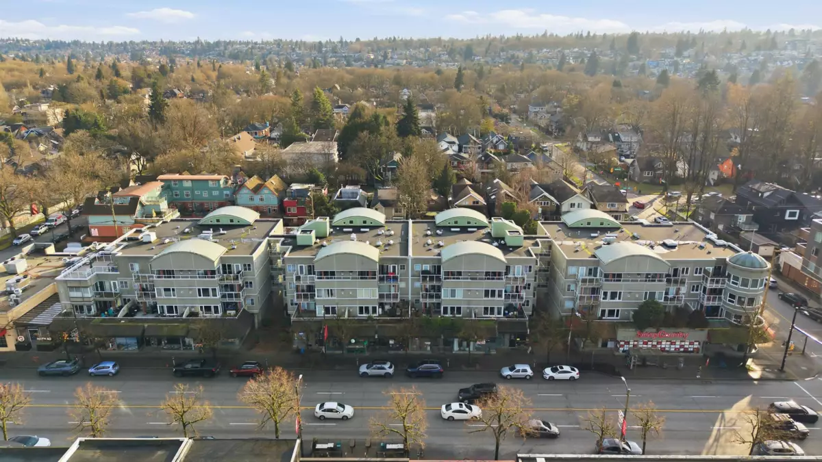 Dining Area Photo of 216 3250 W Broadway, Vancouver, BC