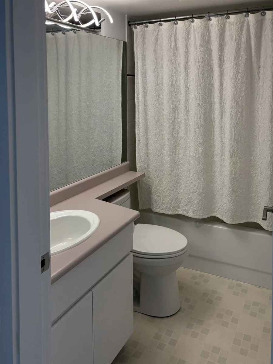 Hallway Photo of 216 3250 W Broadway, Vancouver, BC