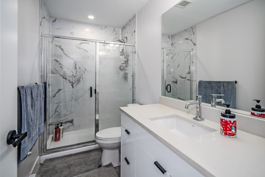 Entry Foyer Photo of 413 11655 Fraser Street, Maple Ridge, BC