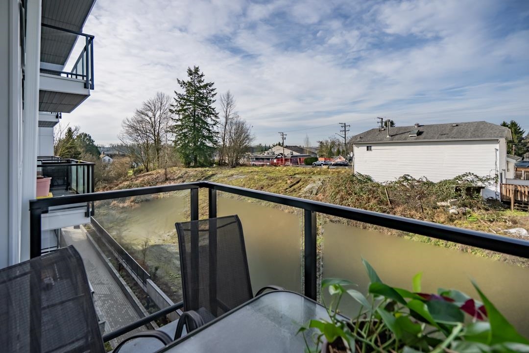 Front Yard Photo of 413 11655 Fraser Street, Maple Ridge, BC