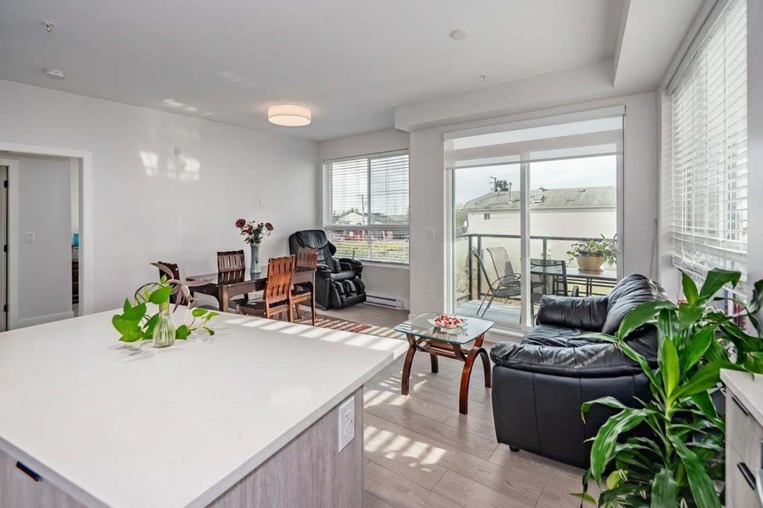 Guest Bathroom Photo of 413 11655 Fraser Street, Maple Ridge, BC