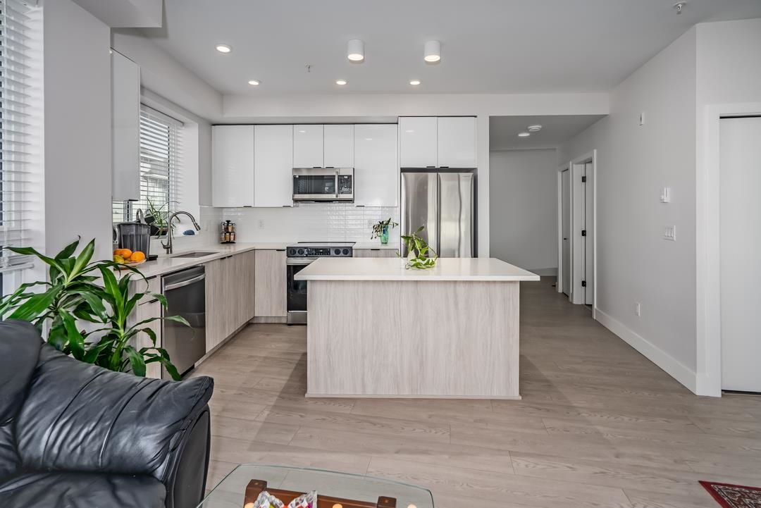 Laundry Room Photo of 413 11655 Fraser Street, Maple Ridge, BC