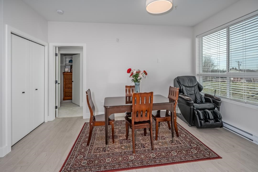 Primary Bathroom Photo of 413 11655 Fraser Street, Maple Ridge, BC