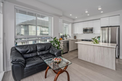 Kitchen Island Photo of 413 11655 Fraser Street, Maple Ridge, BC