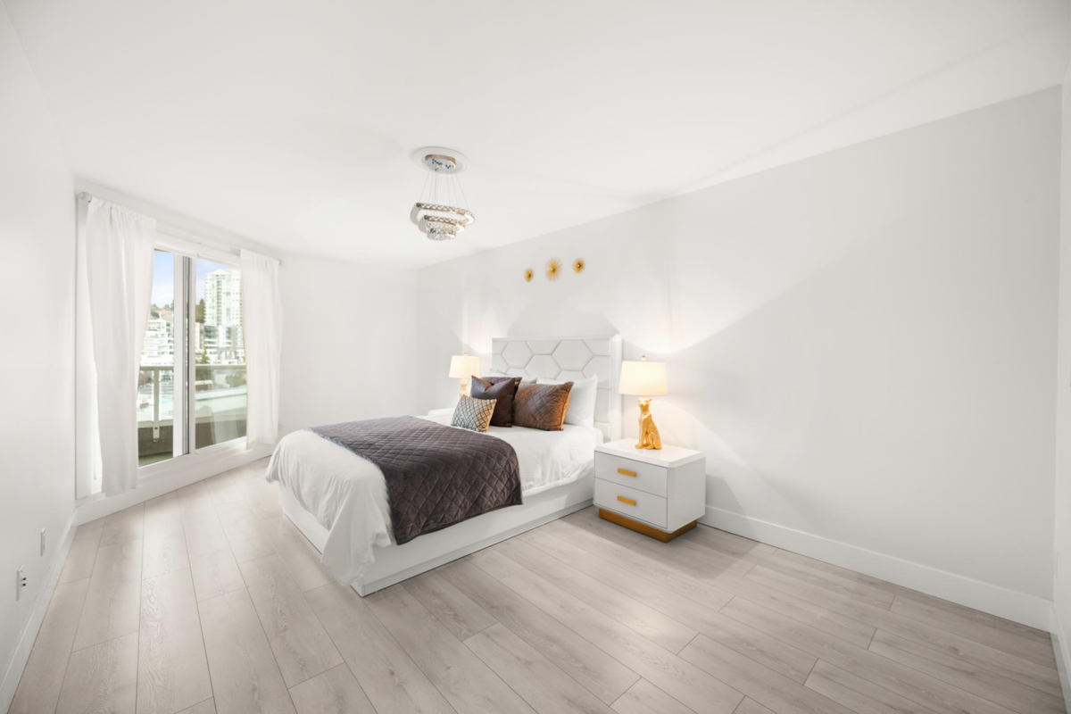 Living Room Photo of 905 1185 Quayside Drive, New Westminster, BC