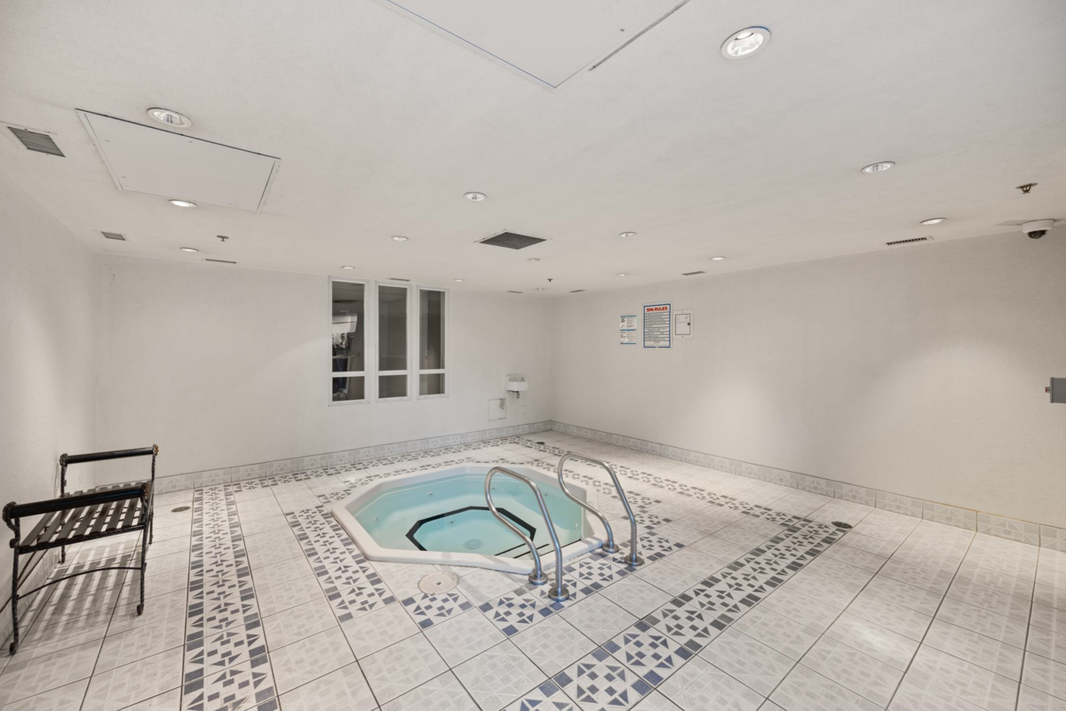 Outdoor Deck Photo of 905 1185 Quayside Drive, New Westminster, BC