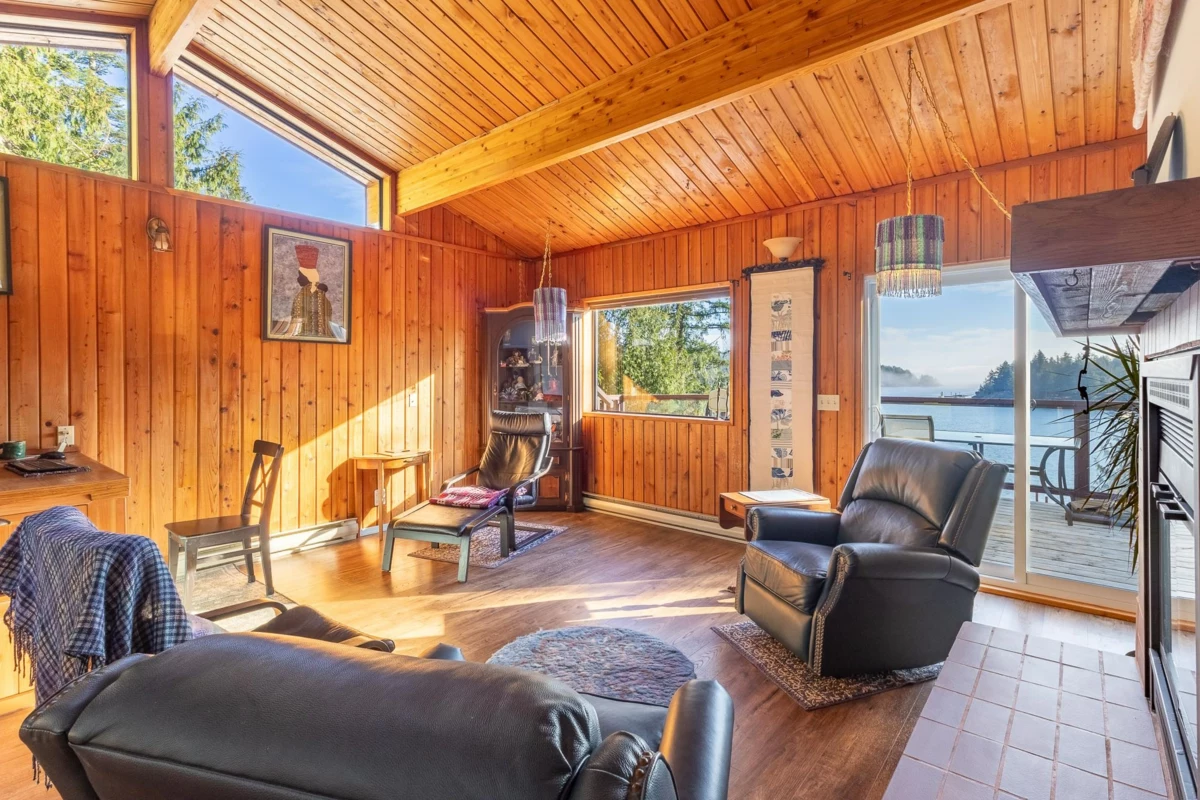 Dining Area Photo of 4732 Webb Road, Madeira Park, BC