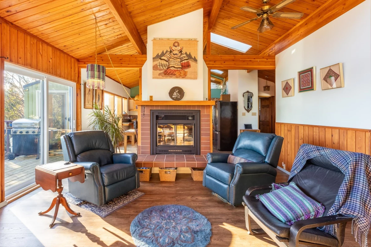 Family Room Photo of 4732 Webb Road, Madeira Park, BC