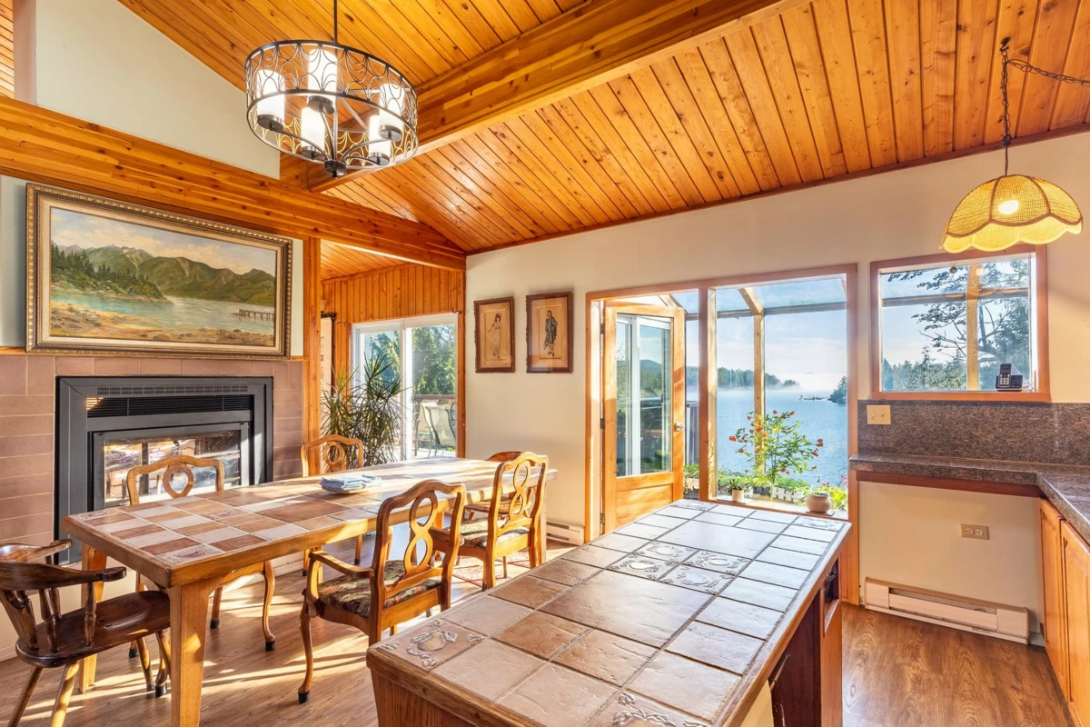 Kitchen Photo of 4732 Webb Road, Madeira Park, BC