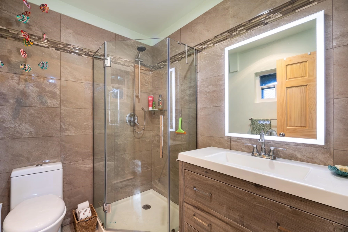 Swimming Pool Photo of 4732 Webb Road, Madeira Park, BC