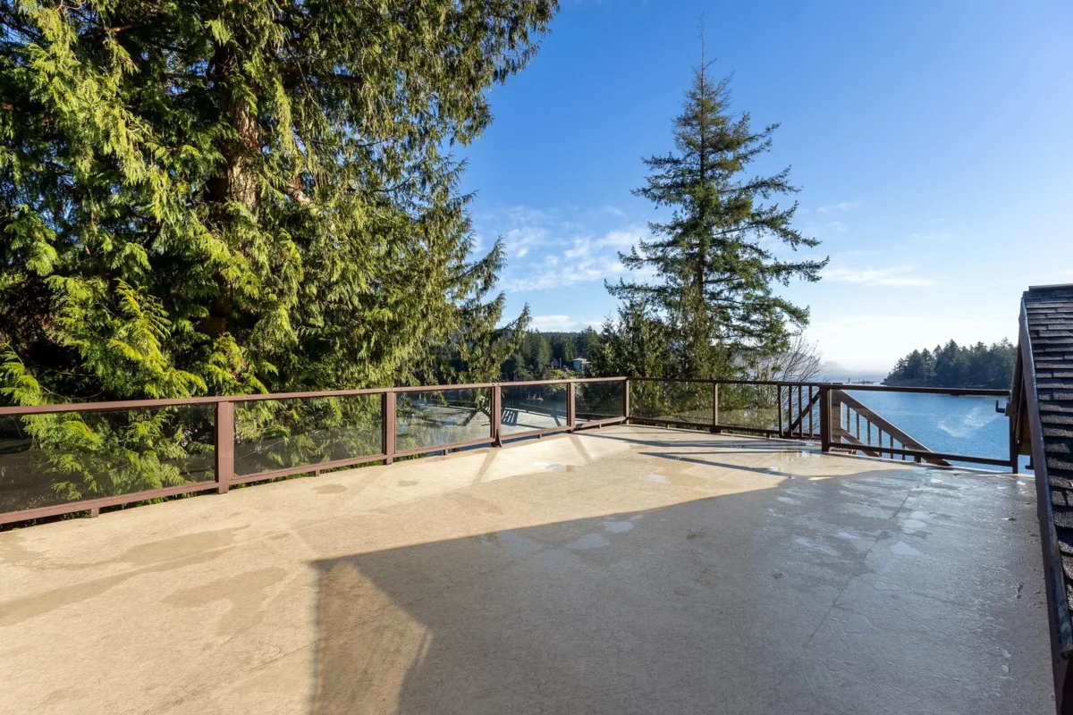 Walk-In Closet Photo of 4732 Webb Road, Madeira Park, BC