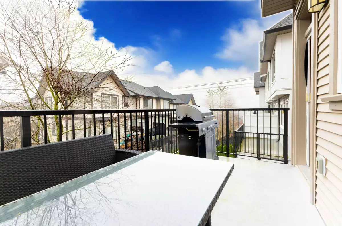 Kitchen Island Photo of 93 30989 Westridge Place, Abbotsford, BC
