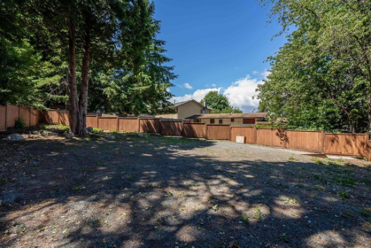 Swimming Pool Photo of 14120 Sunridge Place, Surrey, BC