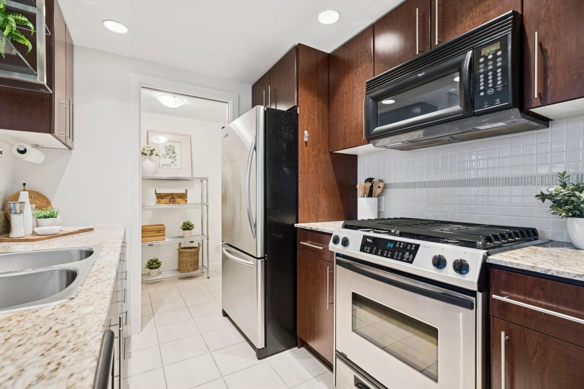 Kitchen Island Photo of 1705 550 Pacific Street, Vancouver, BC