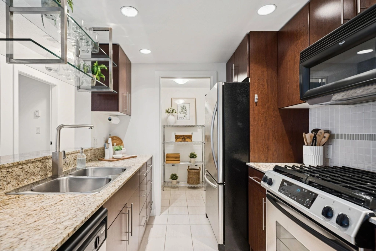 Kitchen Photo of 1705 550 Pacific Street, Vancouver, BC