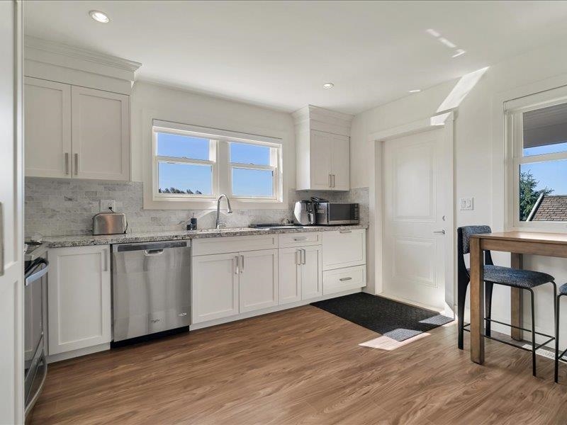 Breakfast Nook Photo of 16602 Bell Road, Surrey, BC